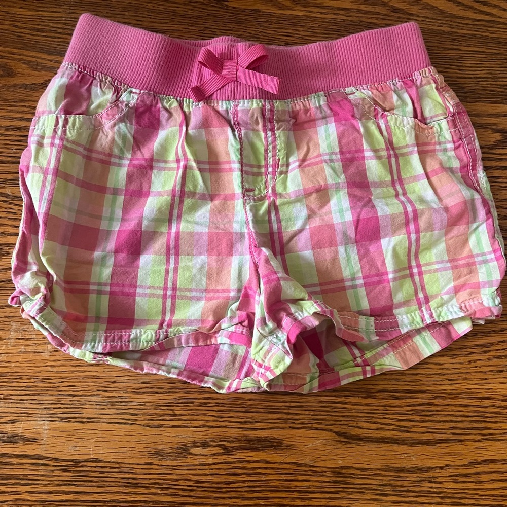 Girls size 6 plaid shorts in fun colors perfect for casual dress or daily wear